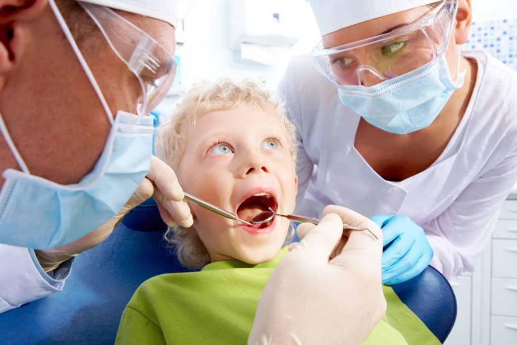 photodune-366445-dental-examination-m-1140x760